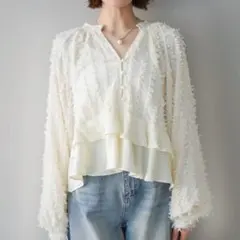ジャガード ペプラム ブラウス アイボリー フリル Lumierリュミエ同型