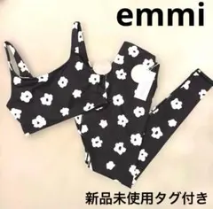 新品 サイズ0 emmi カモミール柄 ヨガウェア 上 ブラック トップスのサムネイル