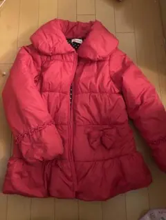 赤　フリル、リボン付き中綿コート 120