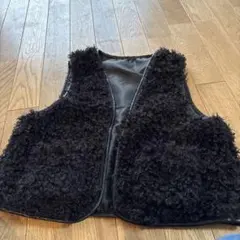 黒いファーベスト ノースリーブ