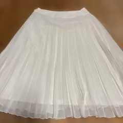 新品！a.v.v.プリーツスカート クリーム色 サイズ38