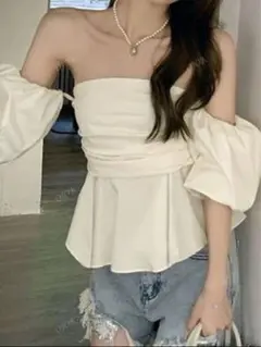 【完売品】 オフショルダートップス パフスリーブ ペプラム ホワイト フェミニン