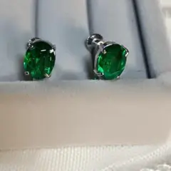 エメラルド風オーバルカットイヤリング