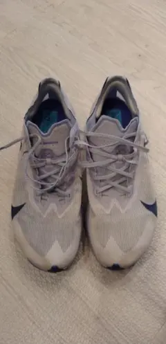 ヴェイパーフライ4 陸上競技