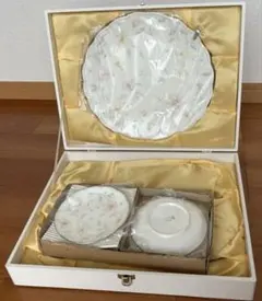 NARUMI ボーンチャイナ　花柄陶器皿6枚セット