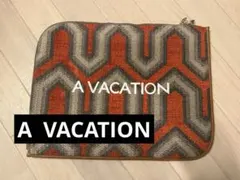 A VACATION クラッチバッグ