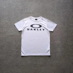 90s 00s Oakley センターロゴ 刺繍 赤タグ Tシャツ 短丈 90s 00s Oakley センターロゴ 刺繍 赤タグ Tシャツ 短丈 - メルカリ