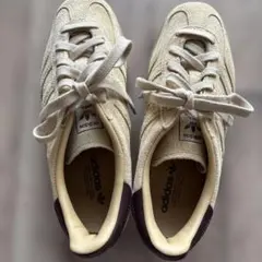 adidas GAZELLE スニーカー