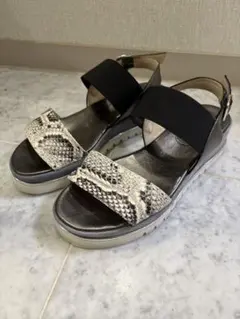 美品LucaGrossiパイソン柄サンダル38Made in Itary24.5のサムネイル
