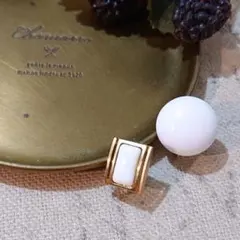 ホワイトレクタングル×ラウンド ヴィンテージ イヤリング No.1147