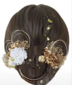 華やかな金色の髪飾りセット