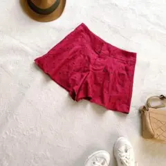 ジルスチュアート　ショートパンツ　キュロット　ピンク　ビビットカラー　刺繍のサムネイル