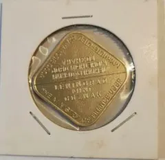 国際人権年記念金メダル 木製ケース付き　美品♡ 非売品】1968年 国際人権年 記念メダル 木製ケース付き - メルカリ