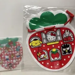 サンリオ　いちご型のパスケース、ビニール巾着