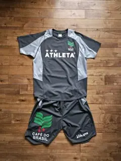 ATHLETA 半袖Tシャツ、ショートパンツ ウエア上下セット