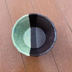 緑と黒の八角形陶器鉢