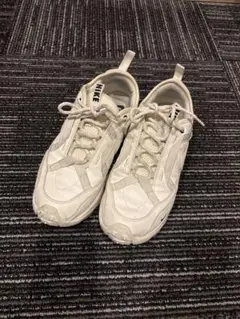 スニーカーNIKE レディーススニーカー　W TC7900　DD9682-100