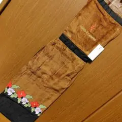 ロベルタ・ディ・カメリーノ花柄刺繍エプロン