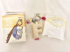 ラブブ PIN FOR LOVE イニシャルキーホルダー F