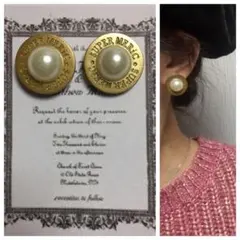 971☺︎ゴールドと英文字ロゴとパールのピアス☺︎