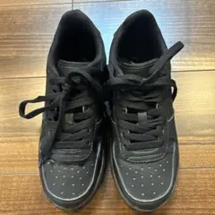 IGNIO ブラック スニーカー