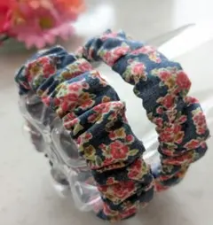 アームバンド（淡い紺に花柄）