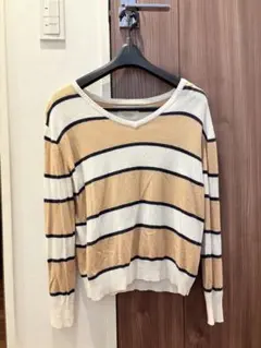 【Ungrid】ボーダー柄 Ｖネック　長袖ニット　キャメル　ホワイト　セーター