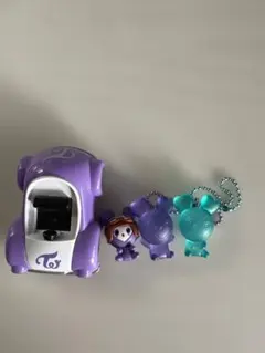 TWICE カプセルトイ ミニカー フィギュア セット