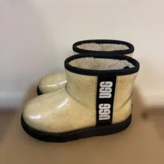 （最終値下げ)UGG キッズ ショートブーツ クリーム色　18.5cm