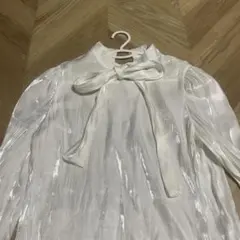 ボウタイブラウス リボン 光沢