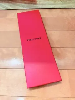 【美品】Salvatore Ferragamo ネクタイケース空箱