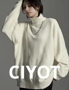 【CIYOT-シヨウト-】モールヤーンルーズタートルネックニットのサムネイル