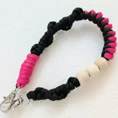 【最終sale】パラコード　ハンドストラップ ブラック ピンク シンプル