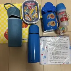 トミカ弁当箱　水筒　おしぼり入れ　トミカおにぎり型 キャップ　袋　デコ弁用ピックのサムネイル