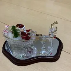 函館クリスマスファクトリー 台付きガラス細工　サンタ トナカイ そり
