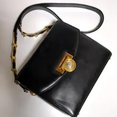 ✨GIANNI VERSACE✨ショルダーバッグ ロゴ金具 レザー ブラックのサムネイル