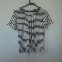 ボーダーのビジュー付きシャツ