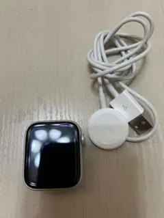 Apple Watch SE 44mm シルバー＆充電ケーブル