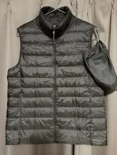 UNIQLO ウルトラライトダウンベスト カーキ
