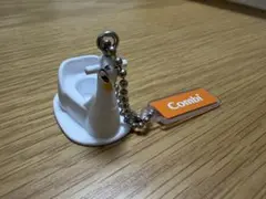 Combi ミニチュアチャーム 補助便座　ガチャ　スワン型おまる