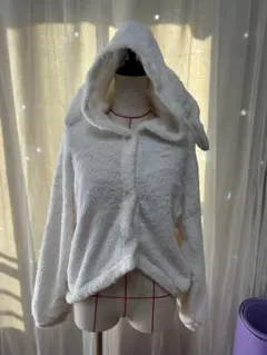 ウサギ耳付きホワイトフリースルームウェア