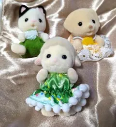 チャコールネコ　ラブラドール　ひつじ　クリスマスドレス　赤ちゃん