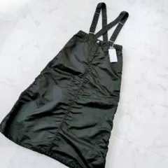 【新品タグ付き】ADAM ET ROPE'　ナイロンサスペンダースカート　黒のサムネイル