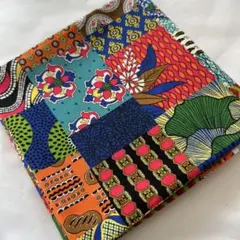 お値下げ価格！お買い得★バンダナ作りにも★ 大人気！多色パッチワーク柄　綿生地