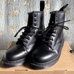 1460 MONO 8 ホールブーツ