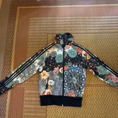 アディダス レディース　ジャージ　トラックトップ　ジャケット　花柄
