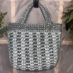 スズランテープグレーとホワイトのかごバッグハンドメイド　縦模様