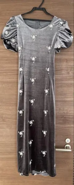 グレー フラワー刺繍 ベルベットワンピース