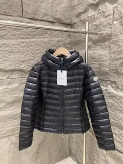 人氣monclerモンクレールの超人気ダウンジャケットですkk