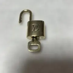 LOUIS VUITTON カデナ　南京錠　５点 LOUIS VUITTON パドロック カデナ 南京錠 鍵付き No347 - メルカリ